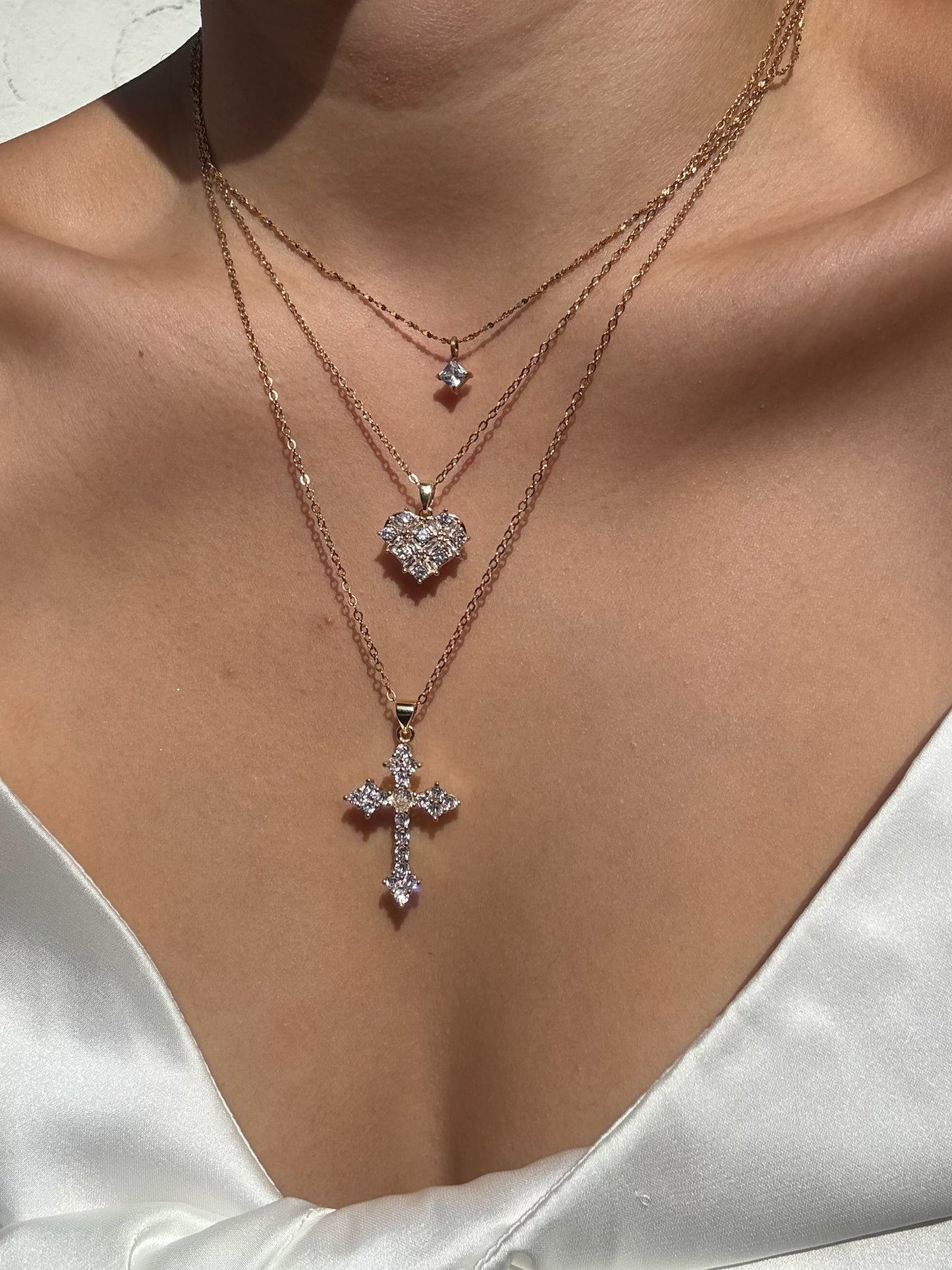 Twinkle cross necklace