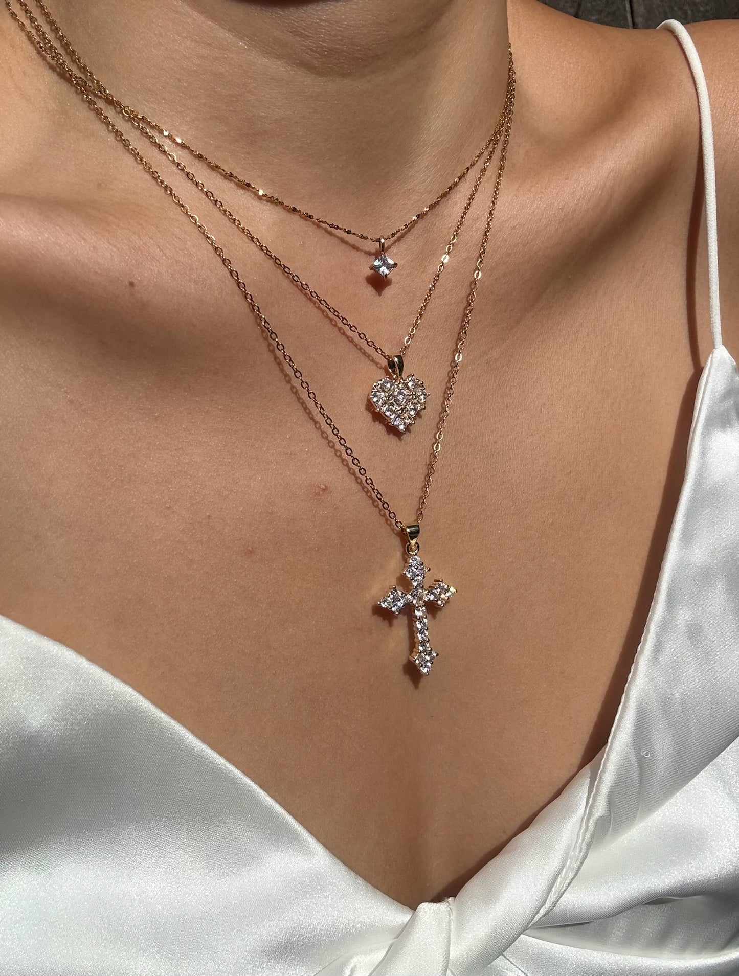 Twinkle cross necklace