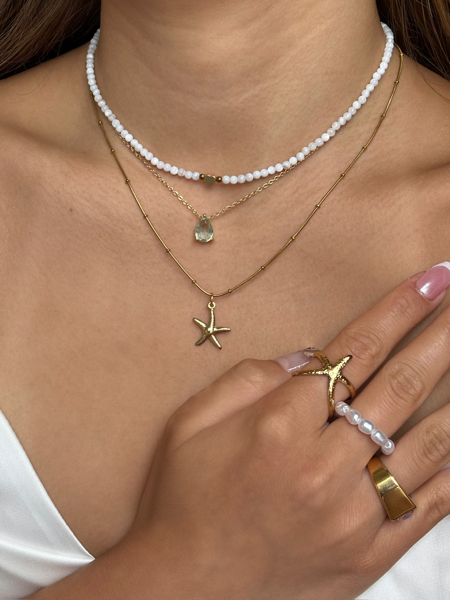 Coco pearl choker