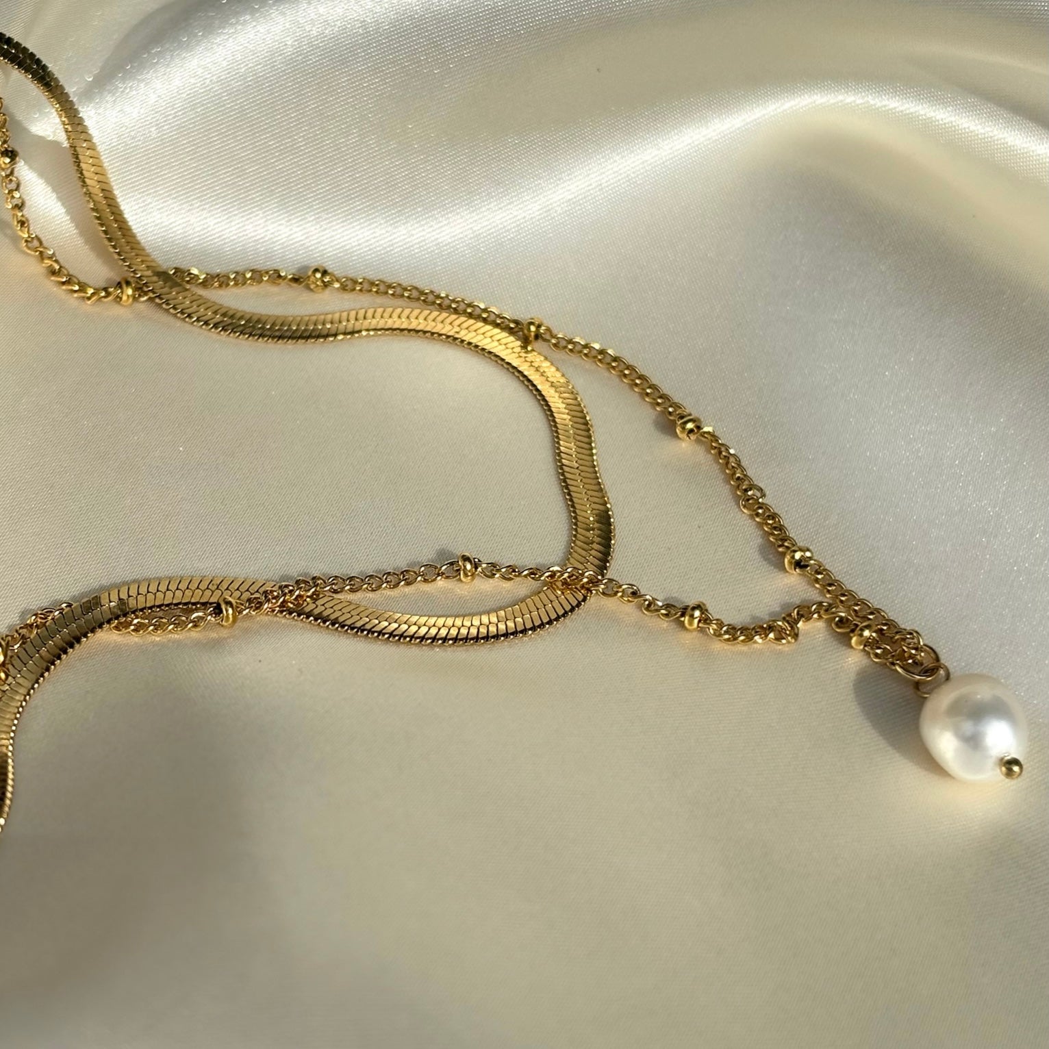Pearl layered necklace