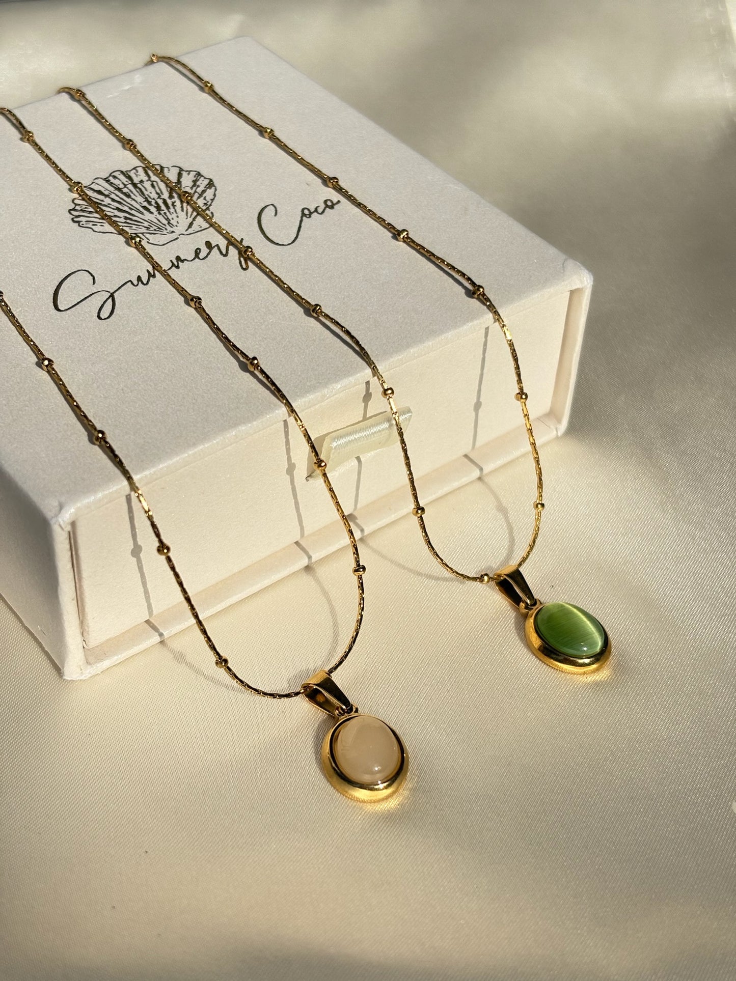 Emerald stone necklace