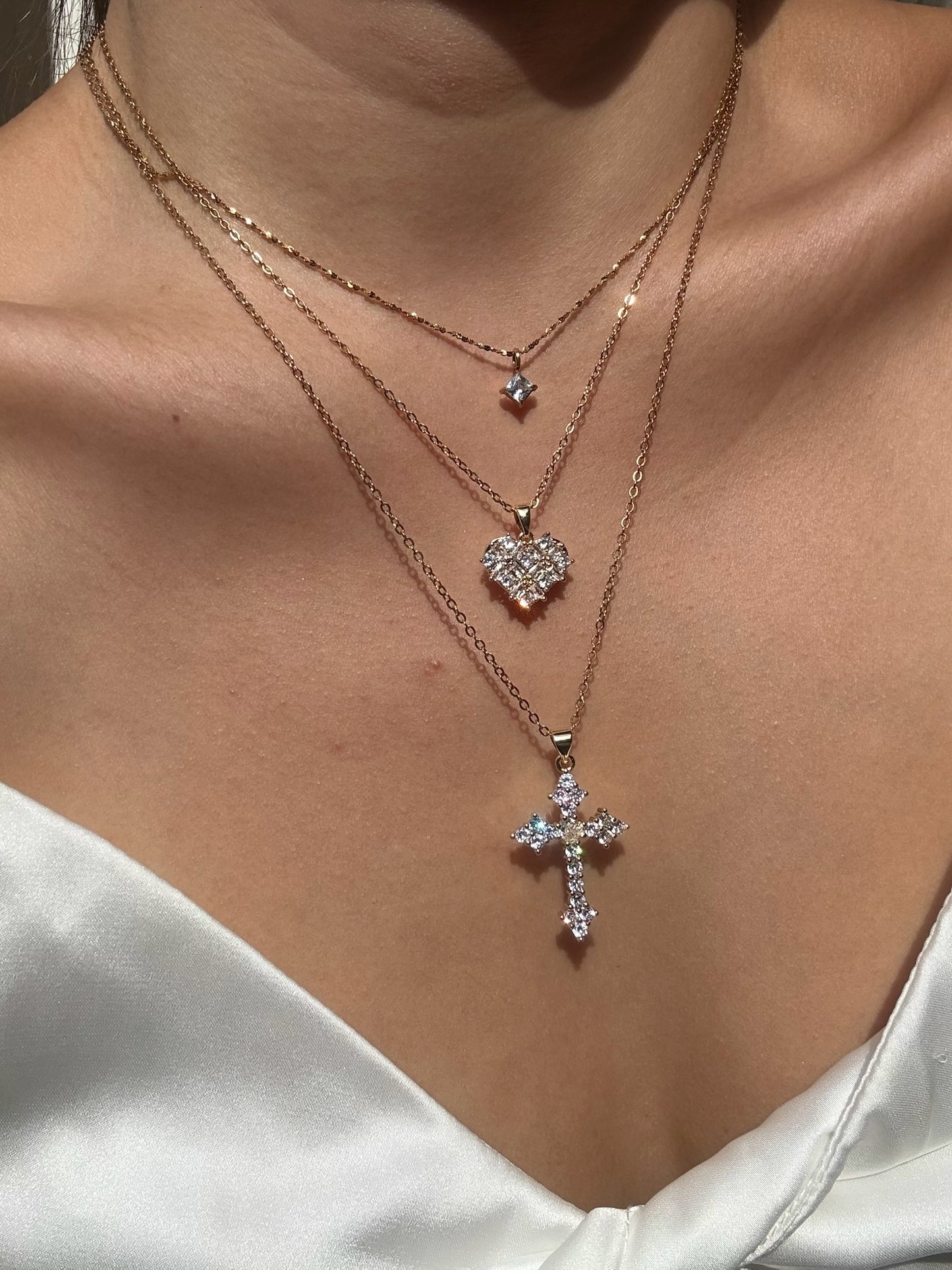 Twinkle cross necklace