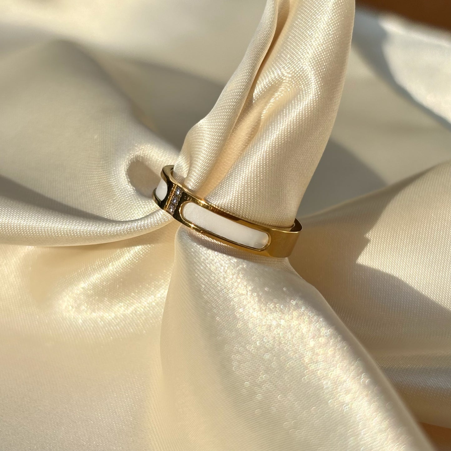 Ocean glow ring