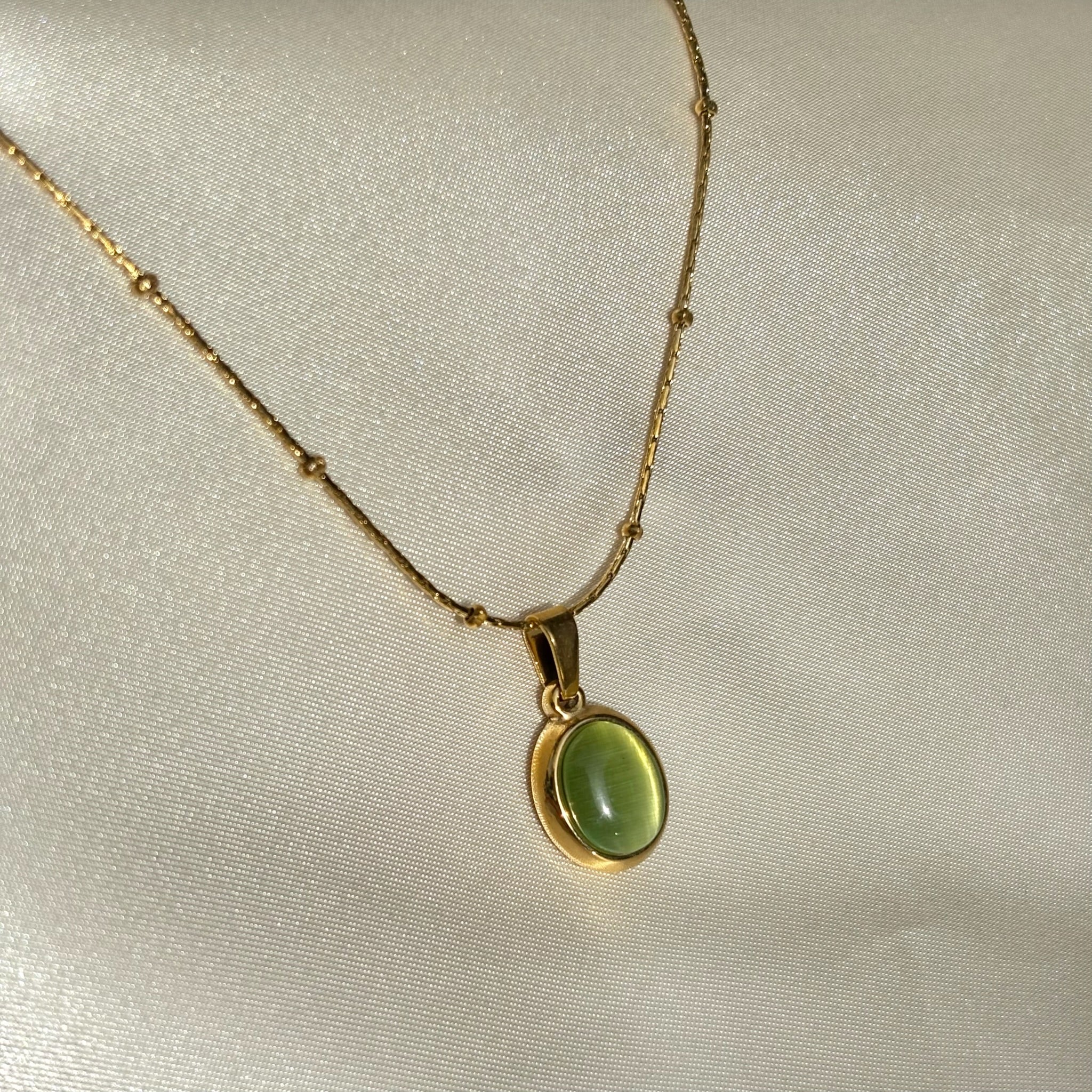 Emerald stone necklace