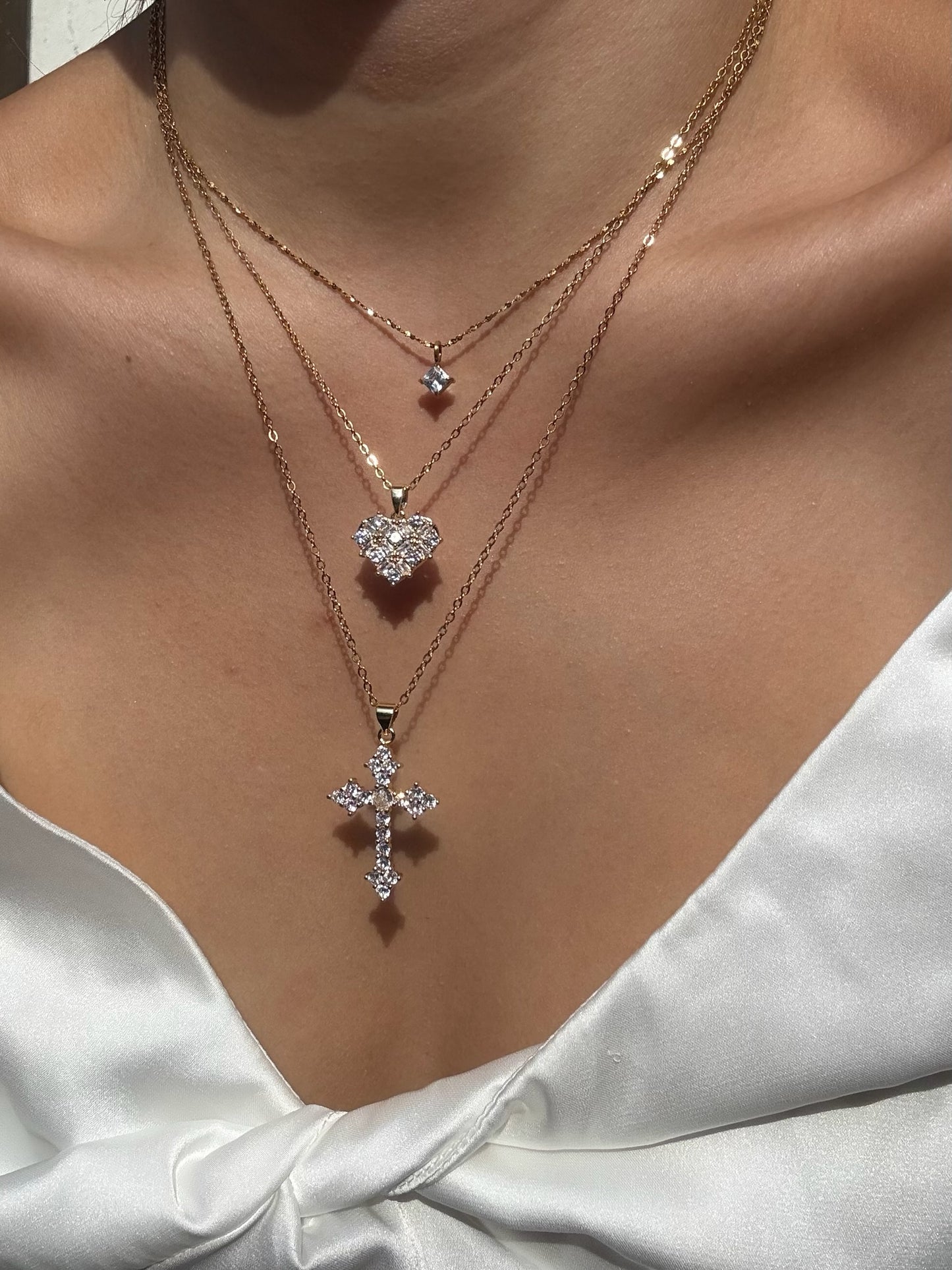 Twinkle cross necklace