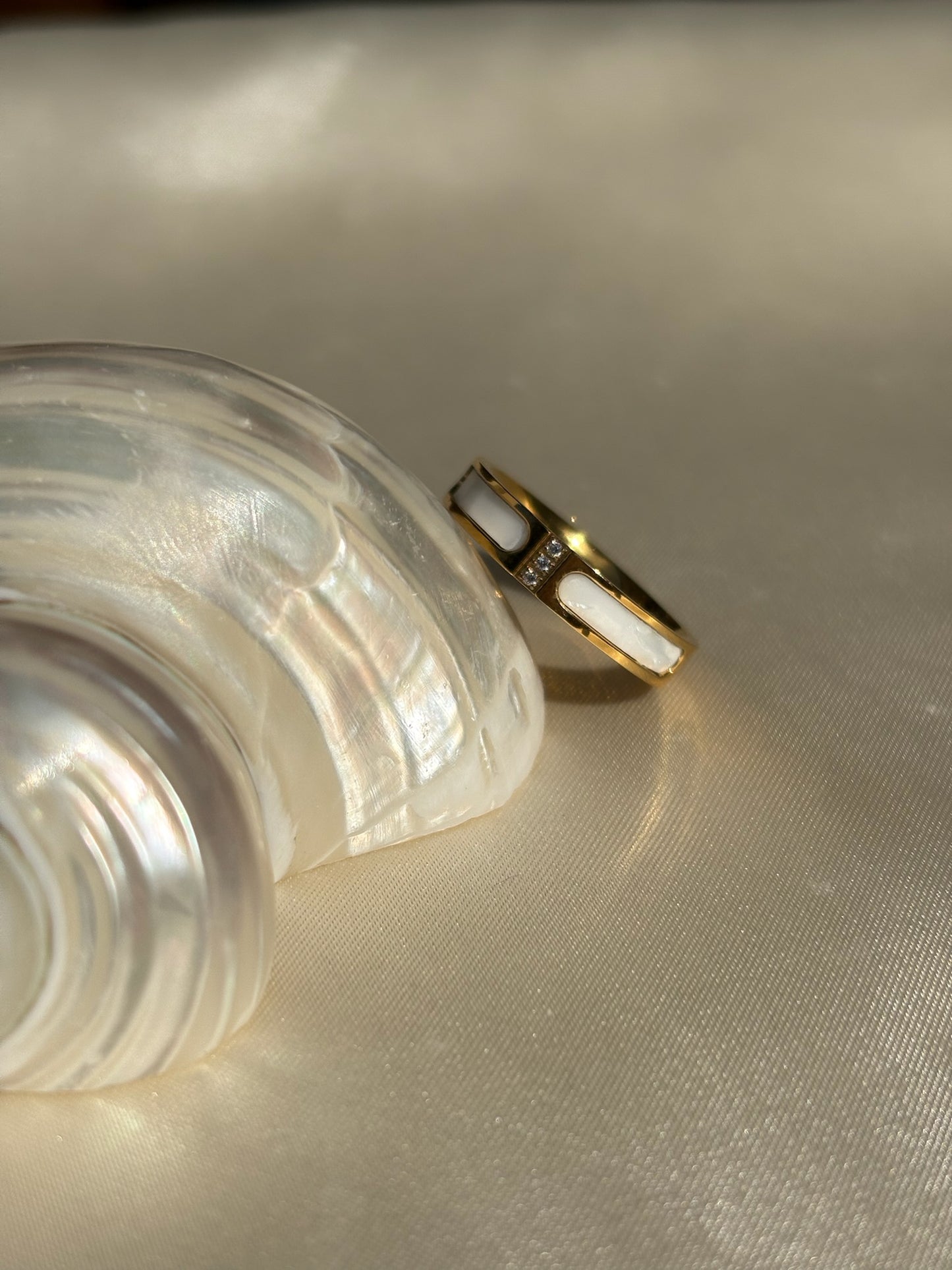 Ocean glow ring