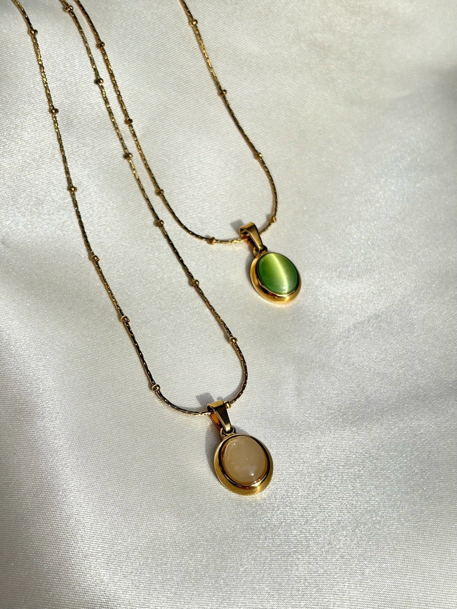 Emerald stone necklace