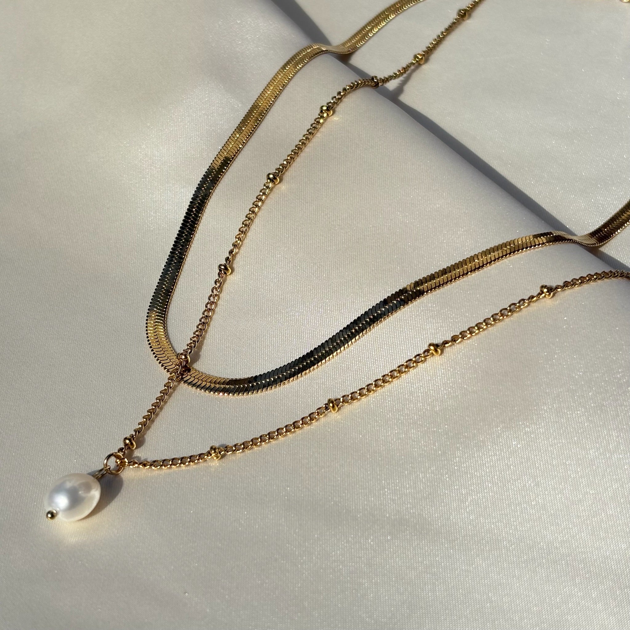 Pearl layered necklace