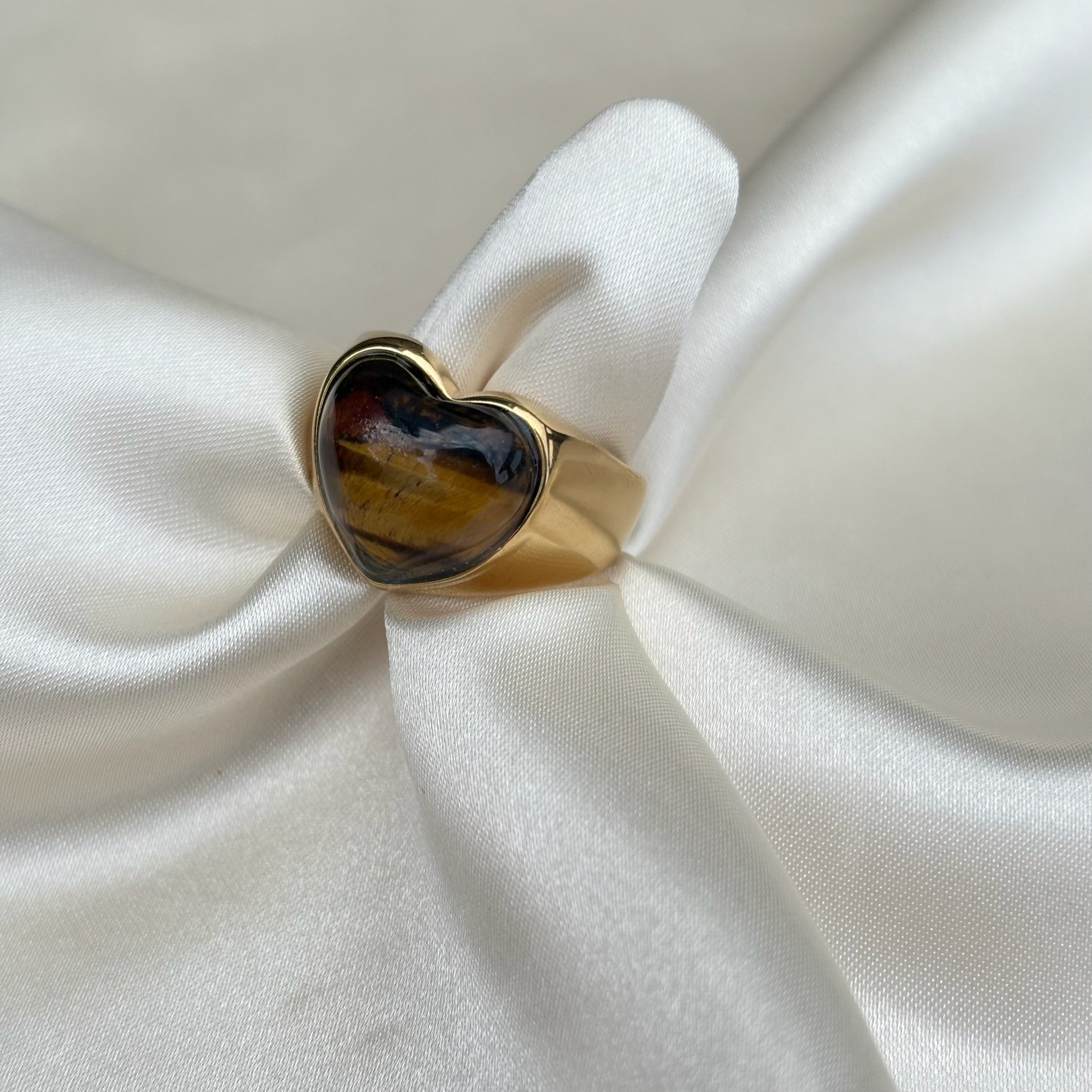 Tiger eye heart
