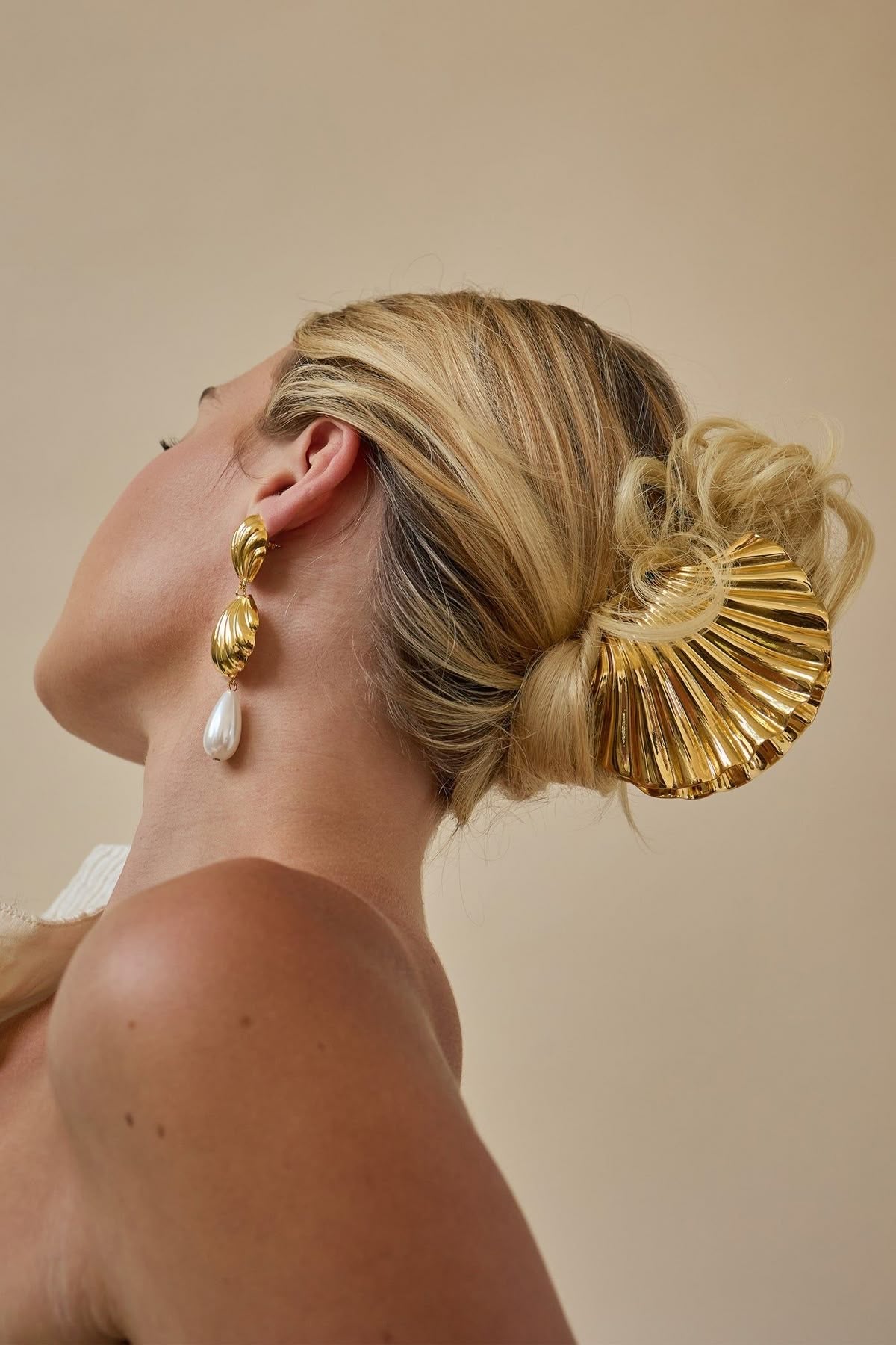 Shell hair clip
