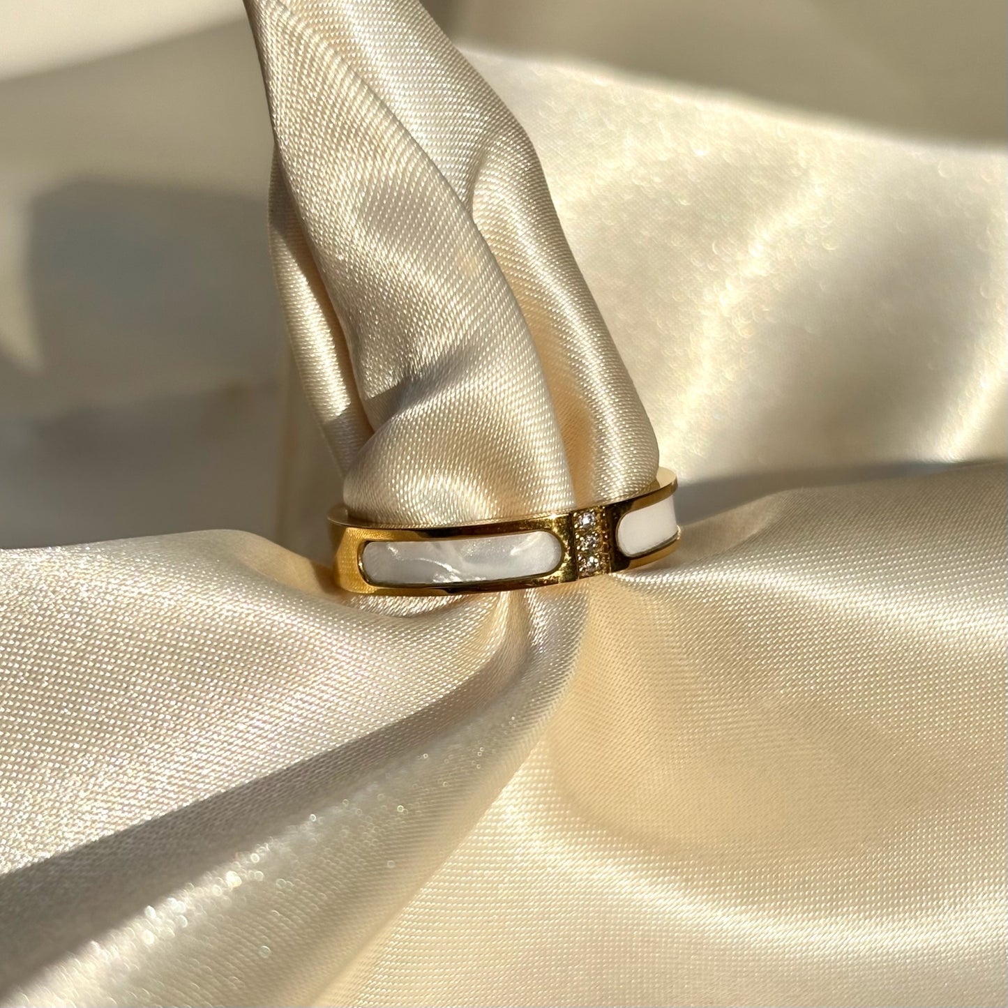 Ocean glow ring