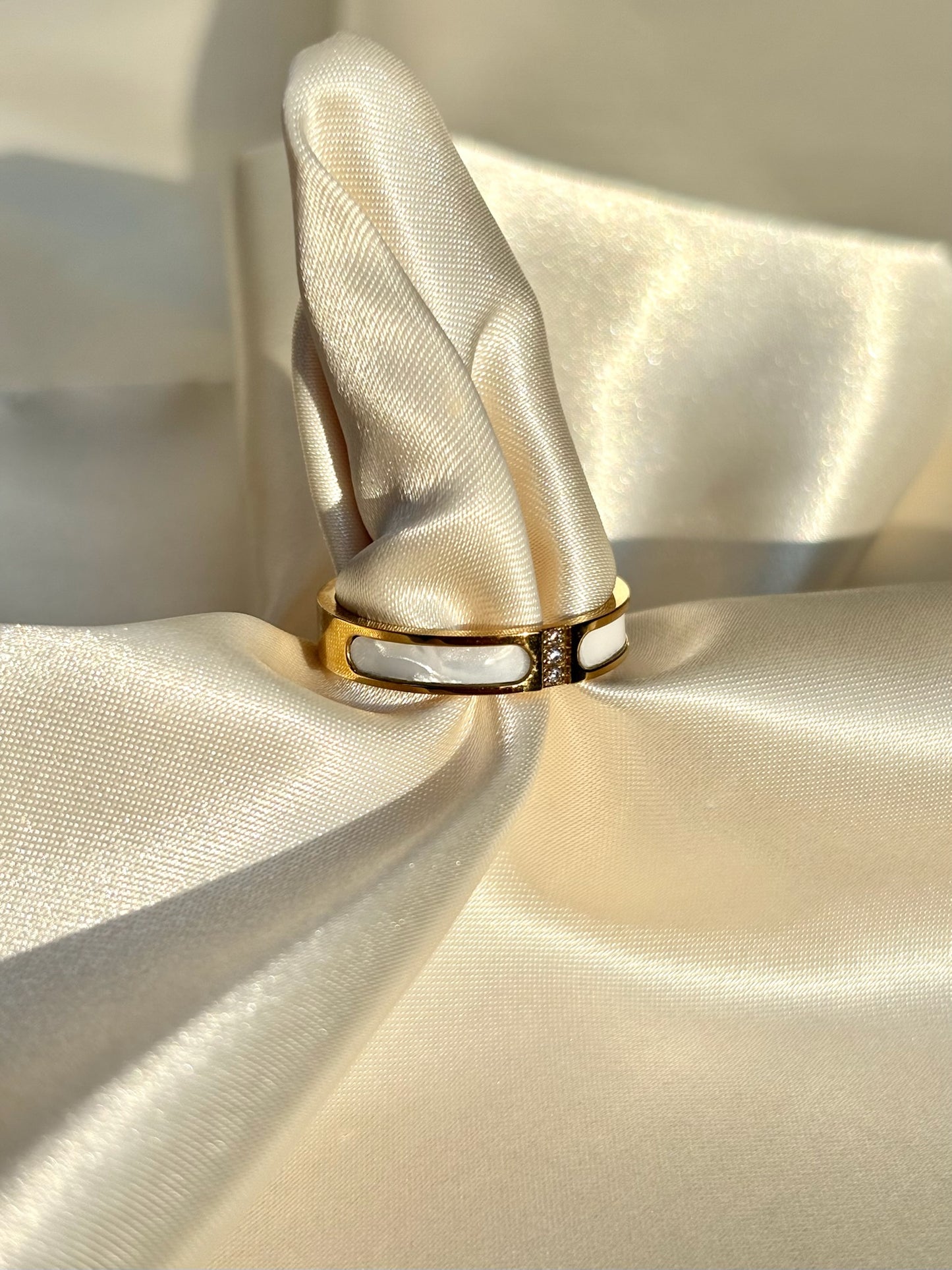 Ocean glow ring
