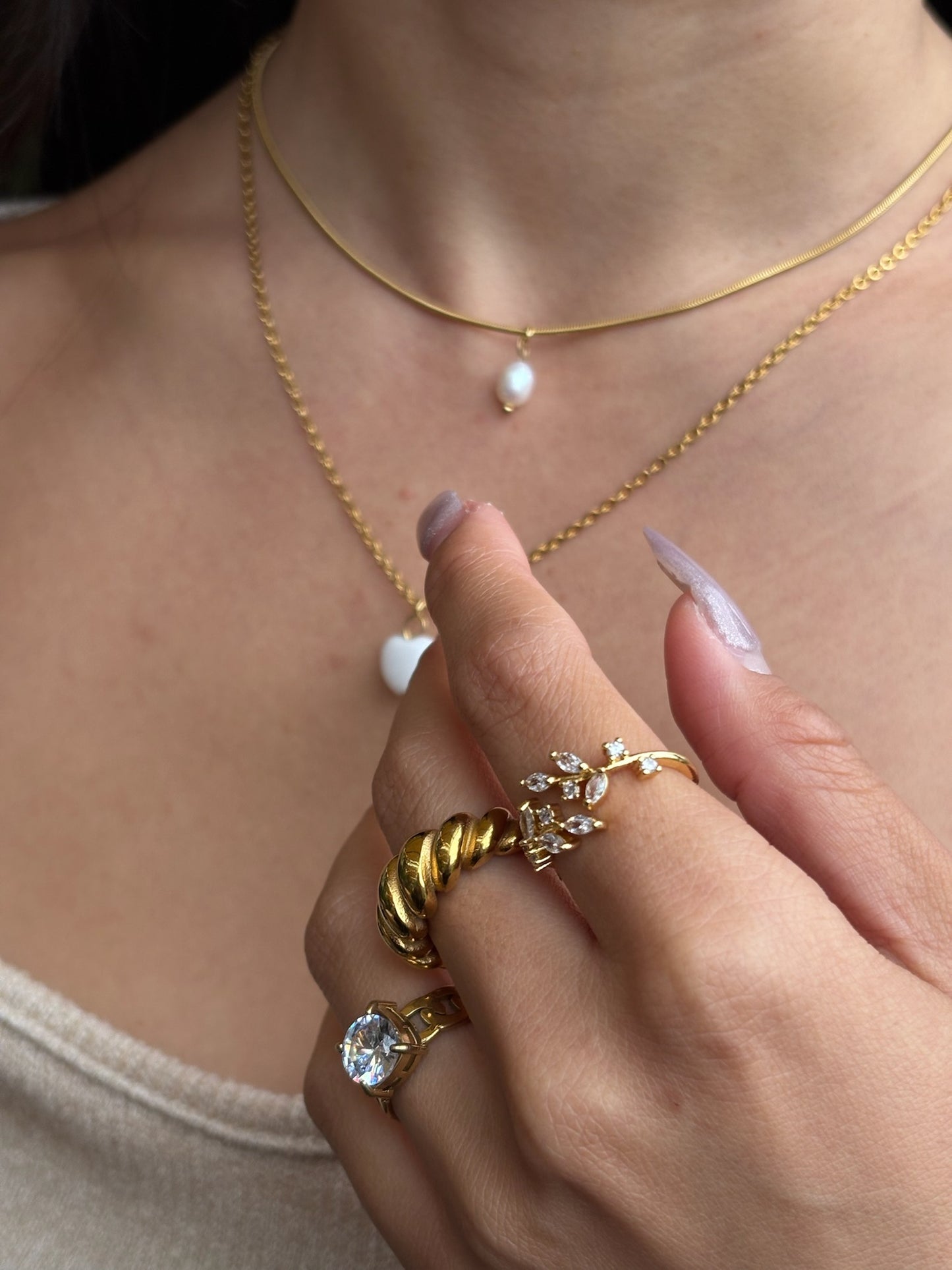 Gold ivy ring