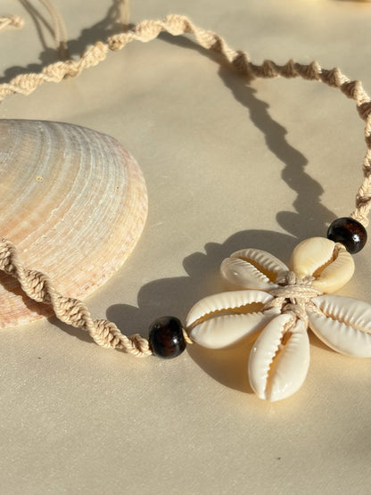 Petal shell choker