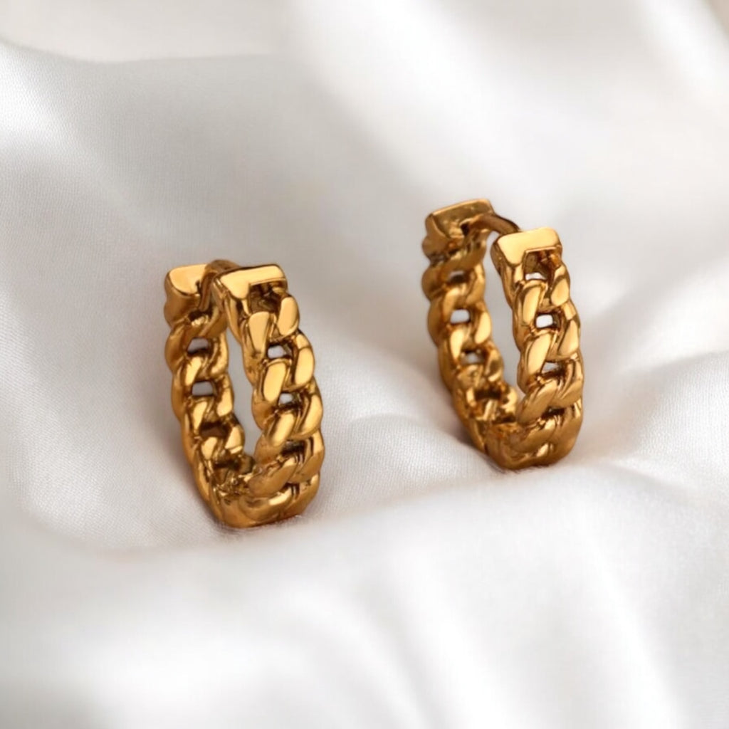Tiny chain hoops