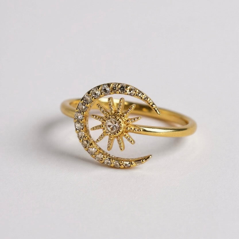 Twinkle moon ring