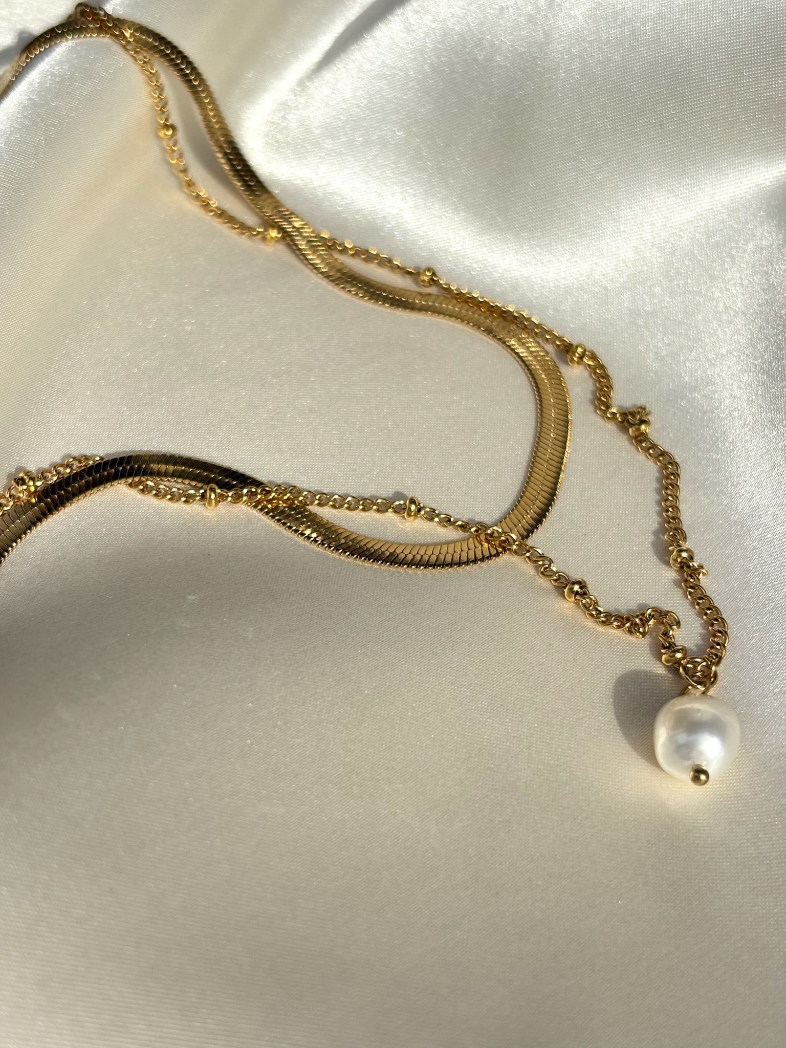 Pearl layered necklace