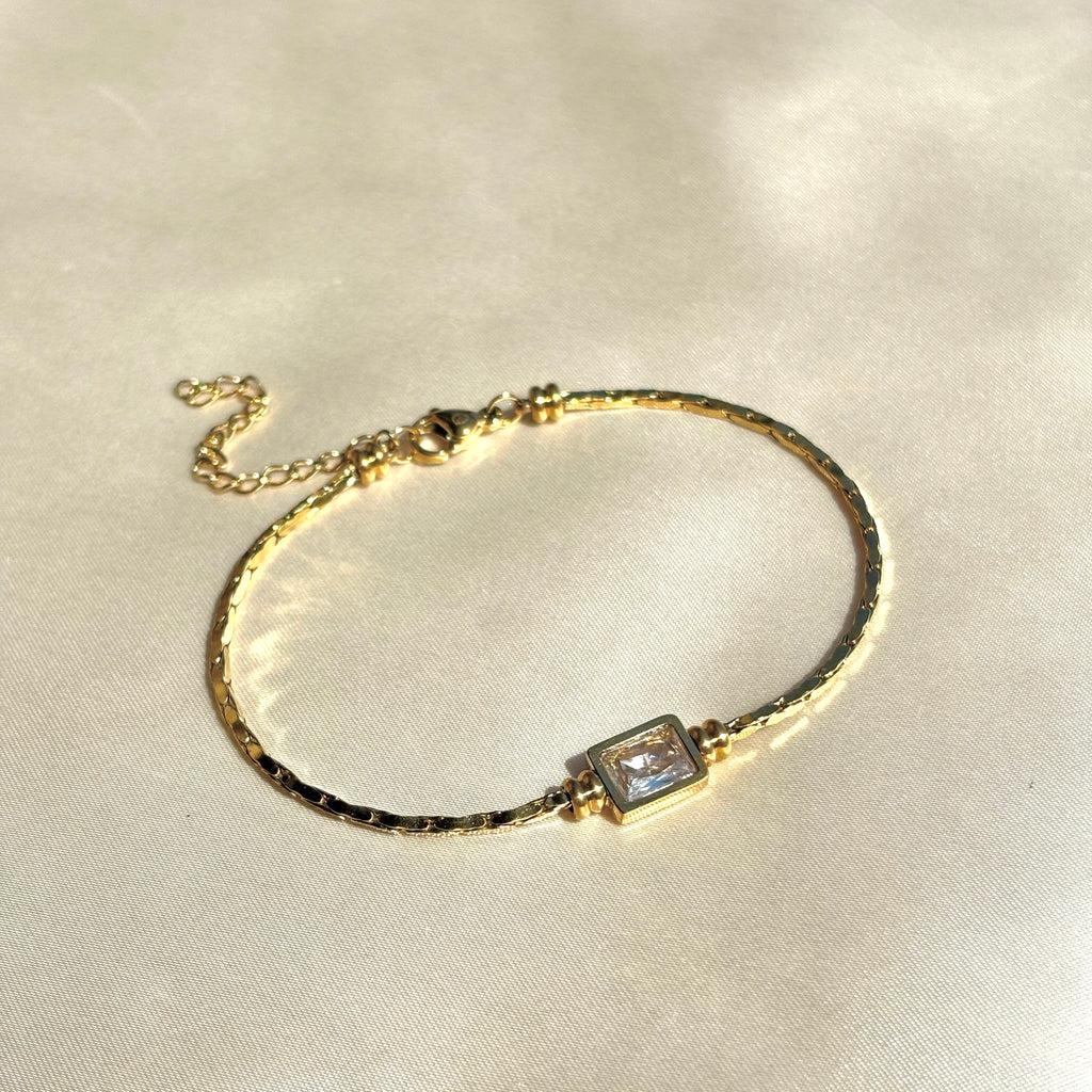 Island stone bracelet