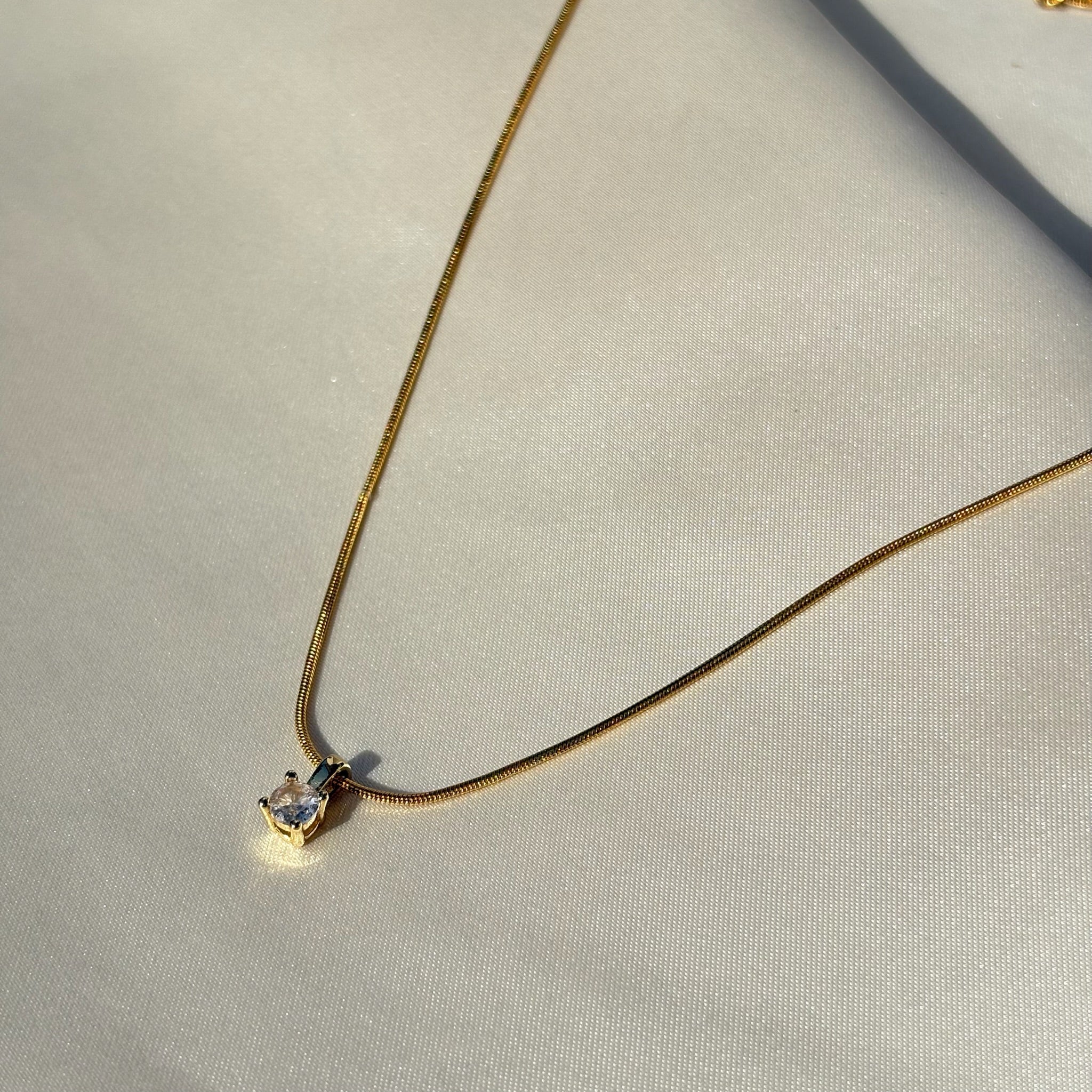 Twinkle stone necklace