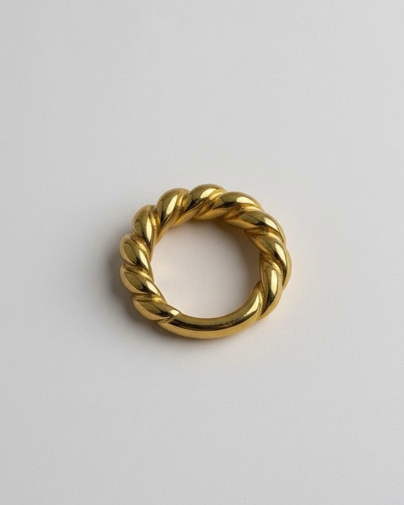 Croissant ring