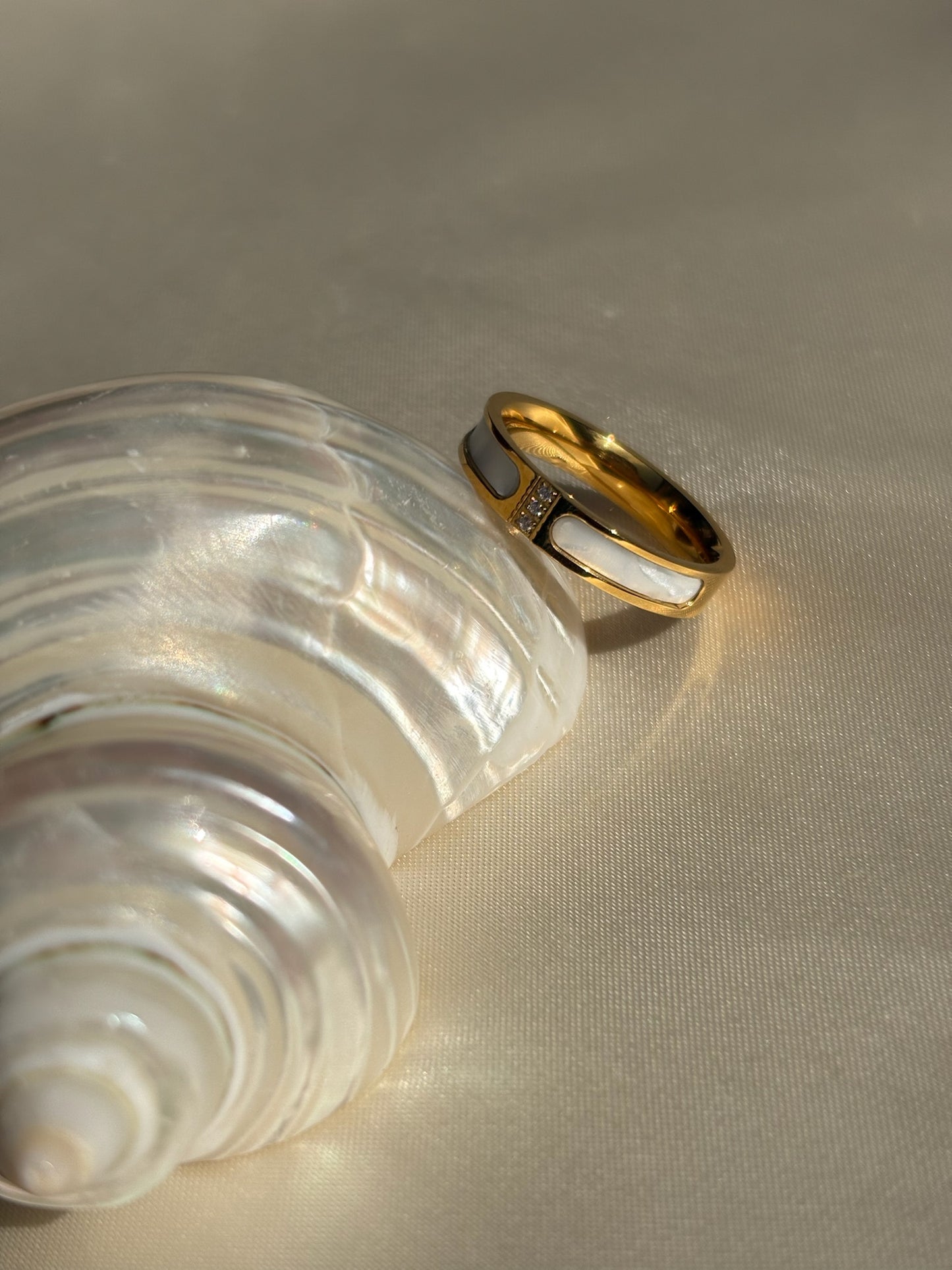 Ocean glow ring