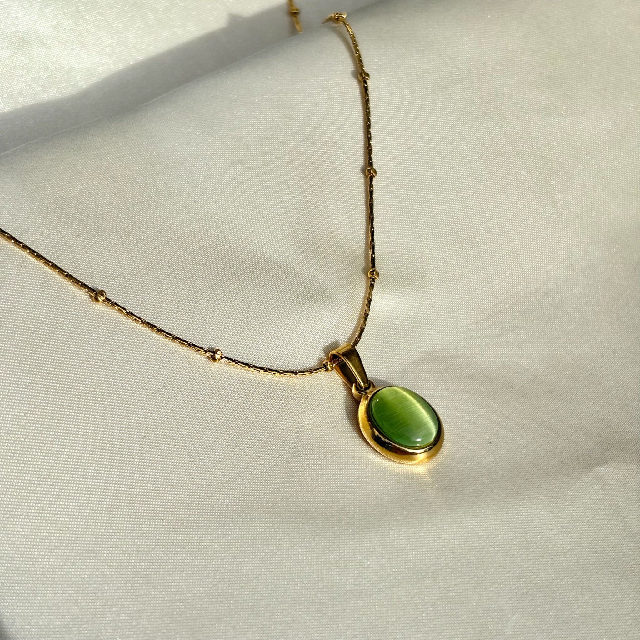 Emerald stone necklace