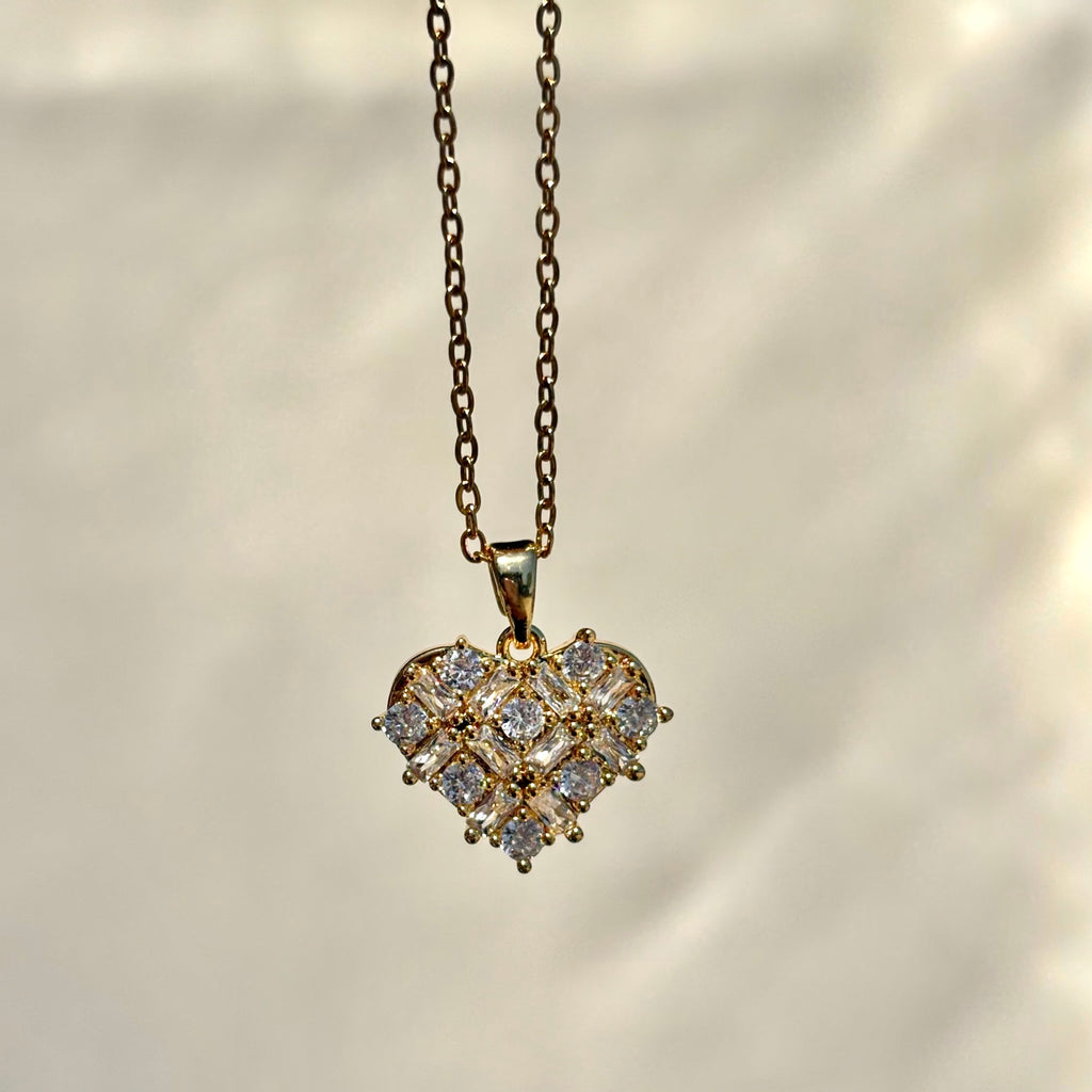 Ever heart necklace