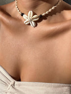 Petal shell choker