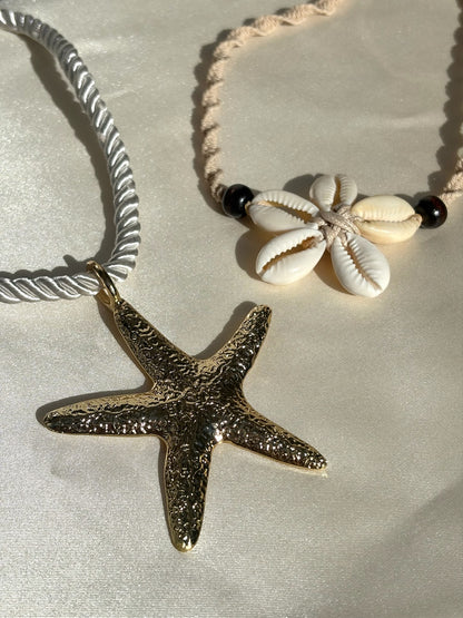 Petal shell choker