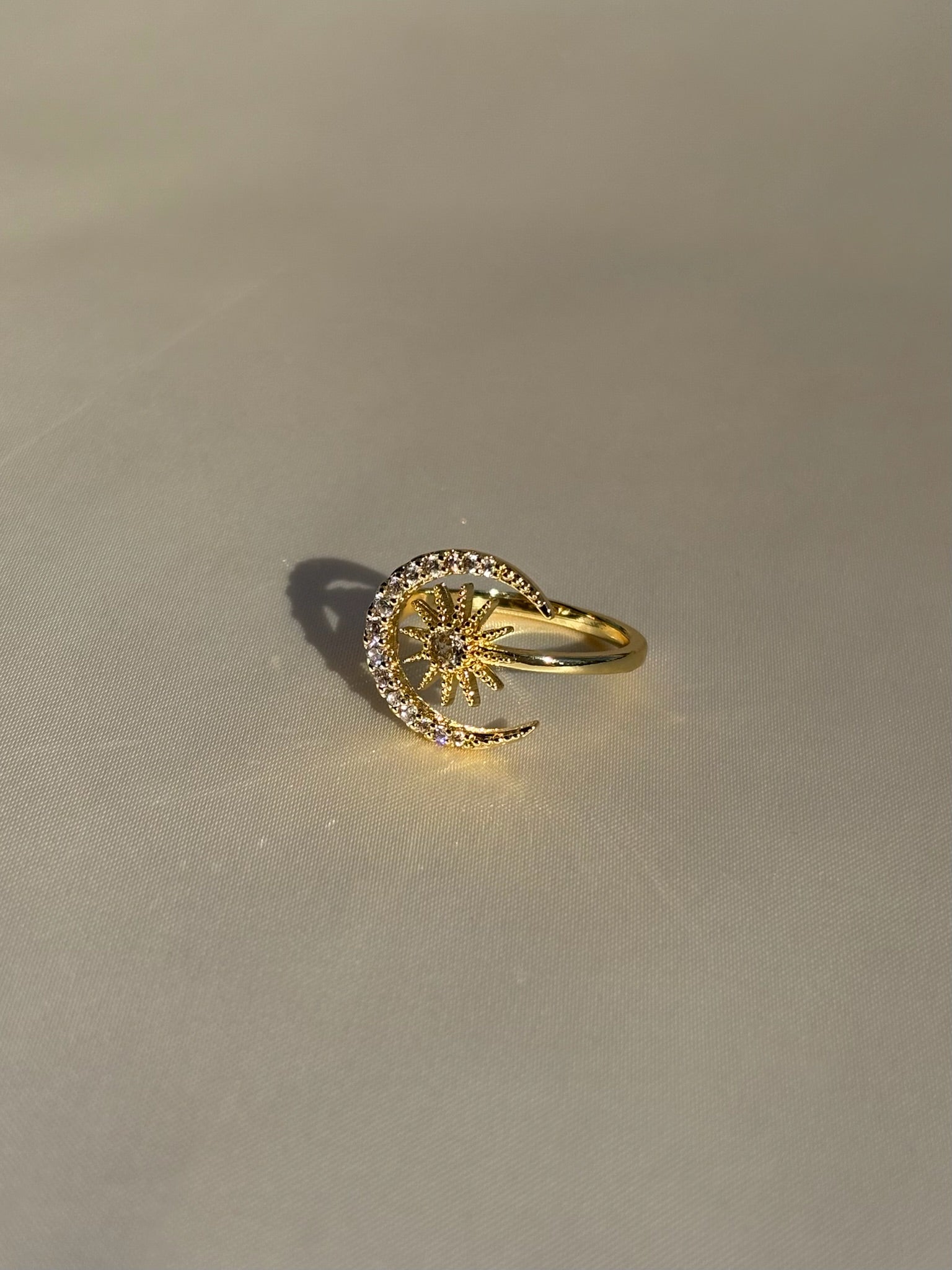Twinkle moon ring
