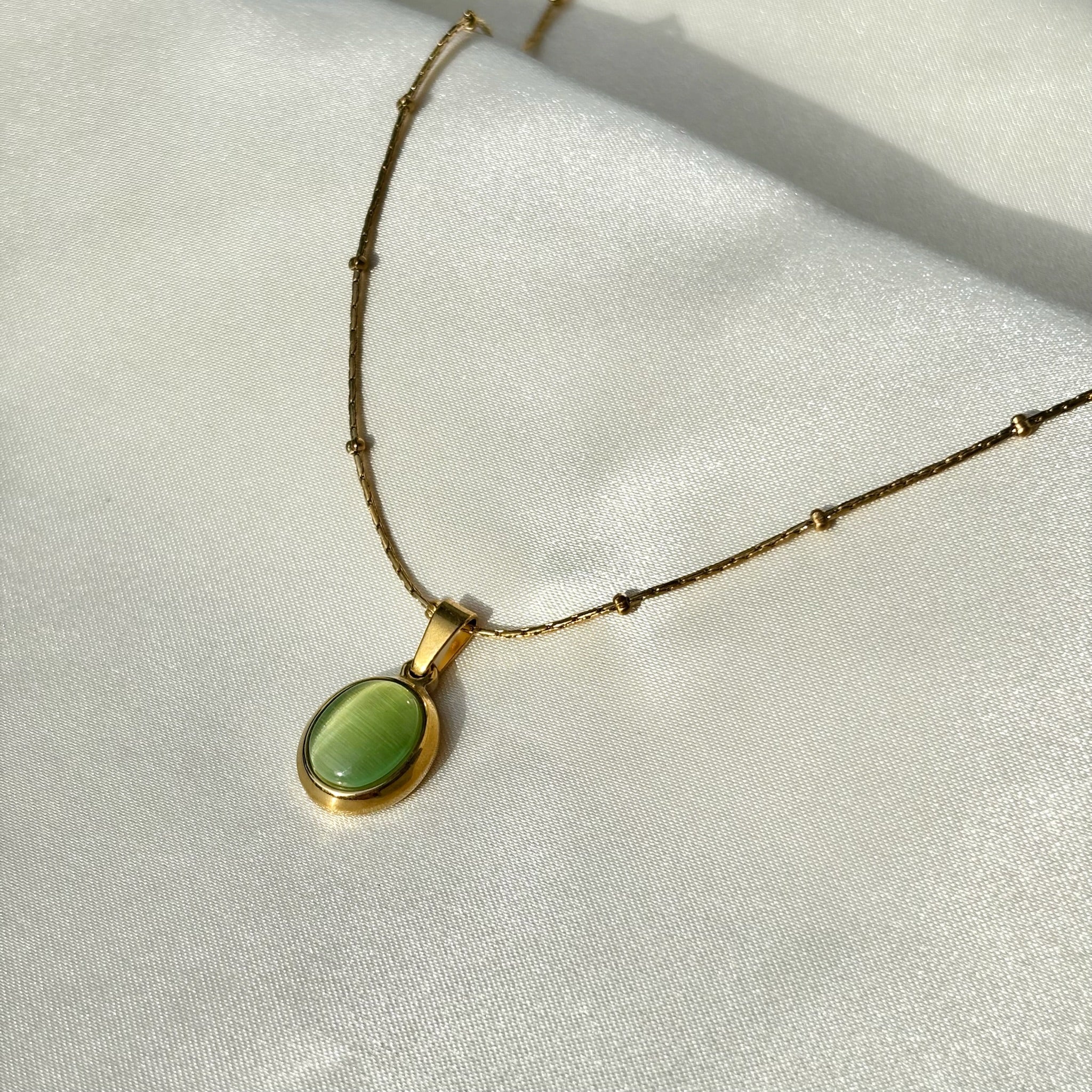 Emerald stone necklace