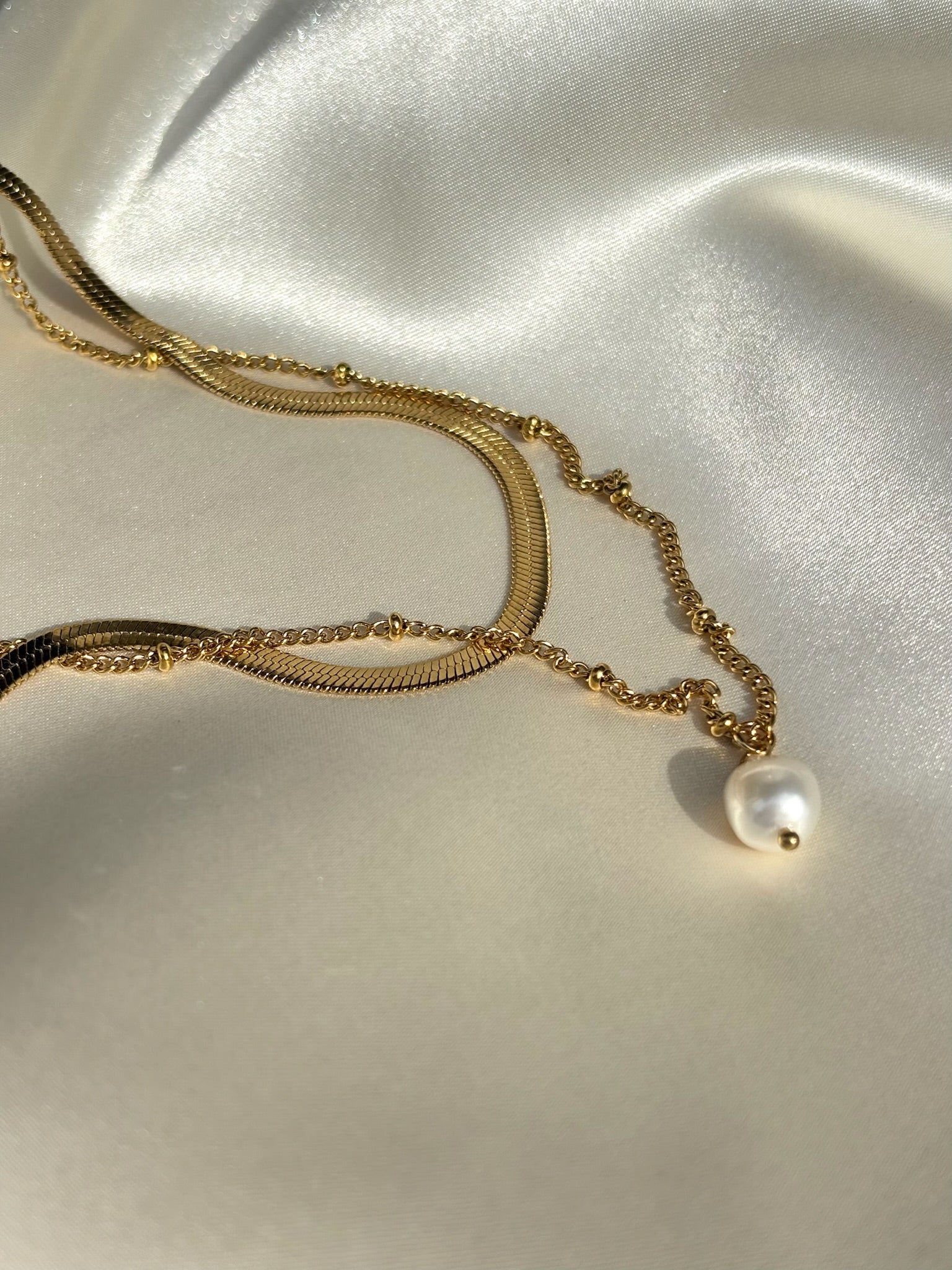 Pearl layered necklace