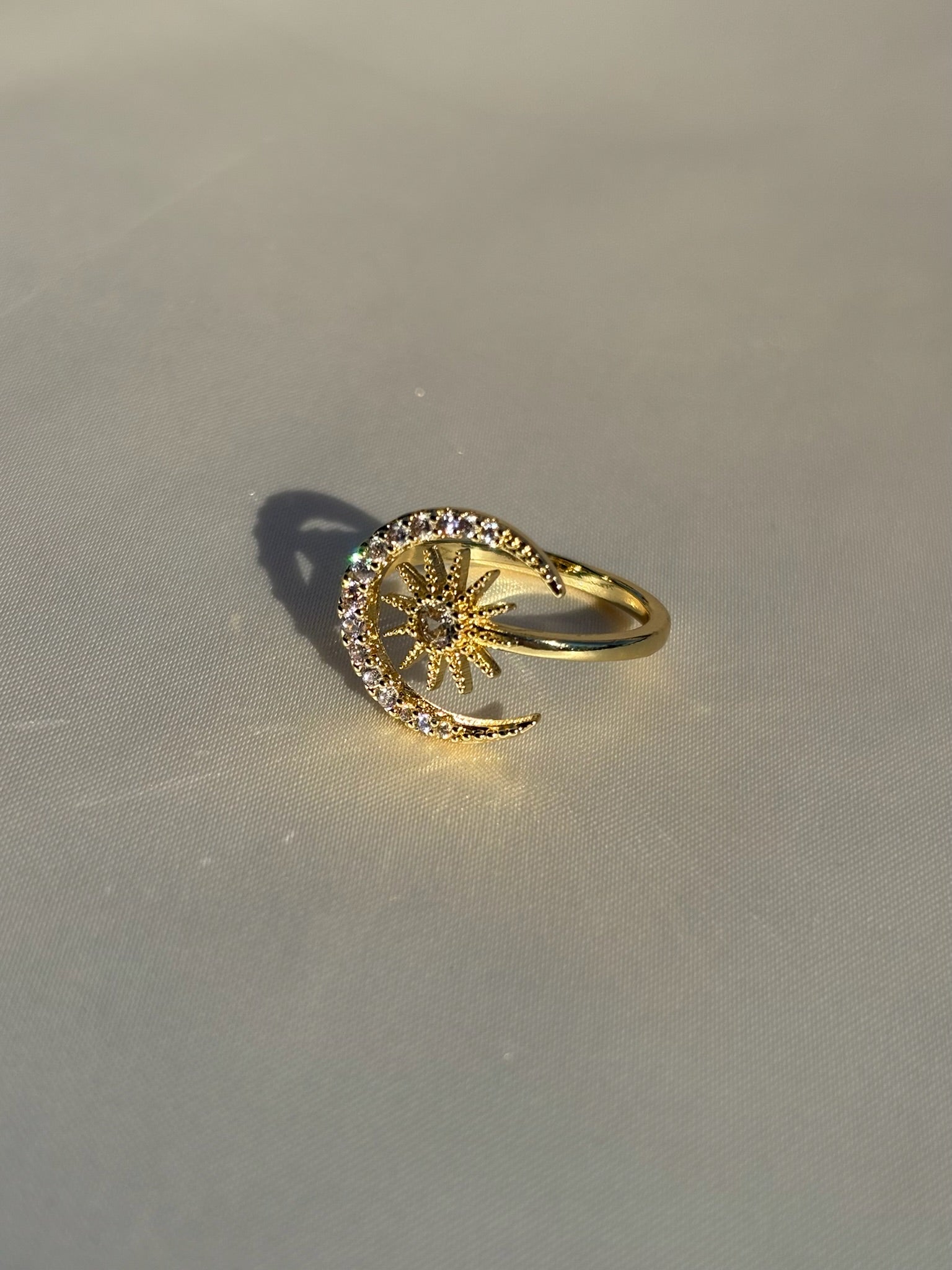 Twinkle moon ring