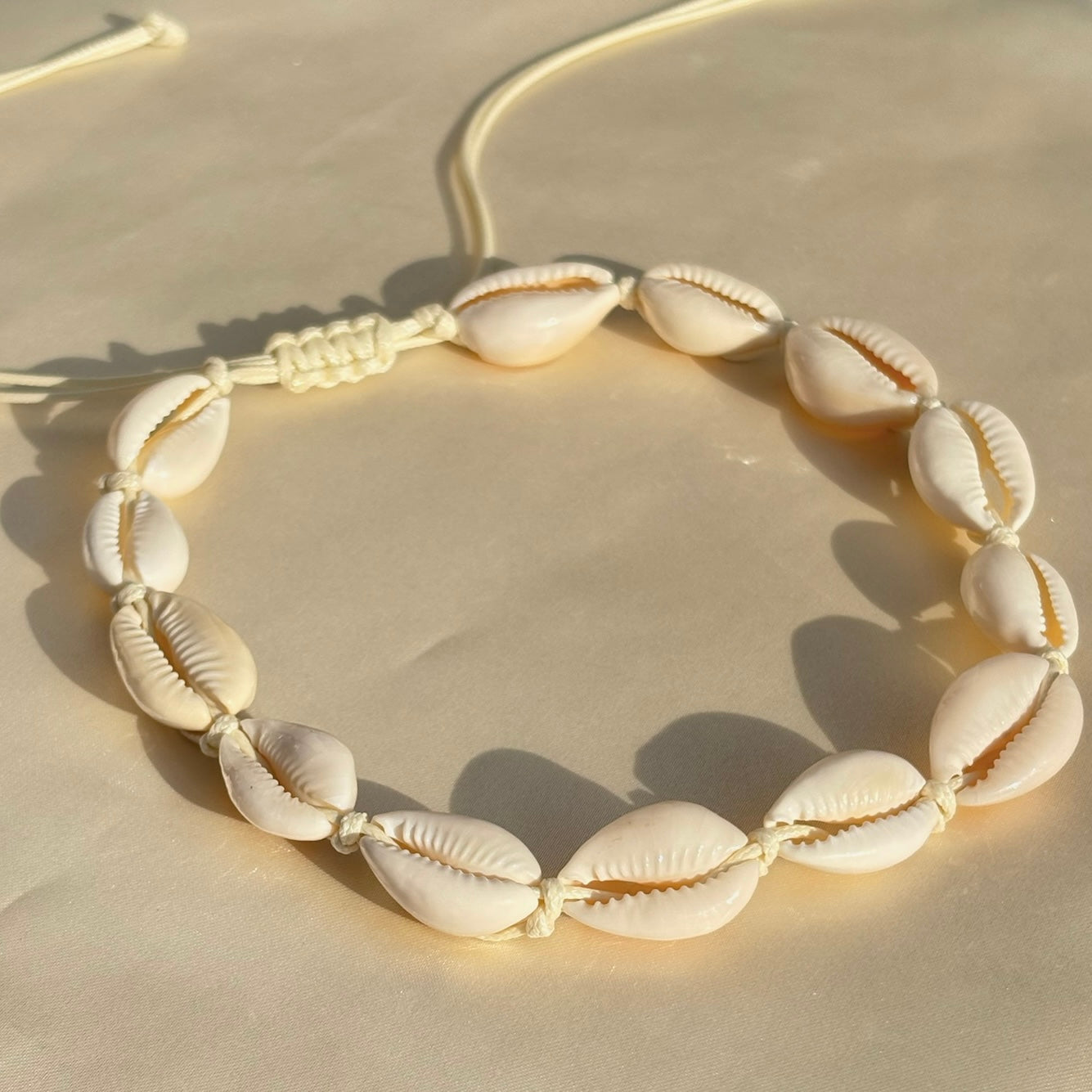 Island shell choker