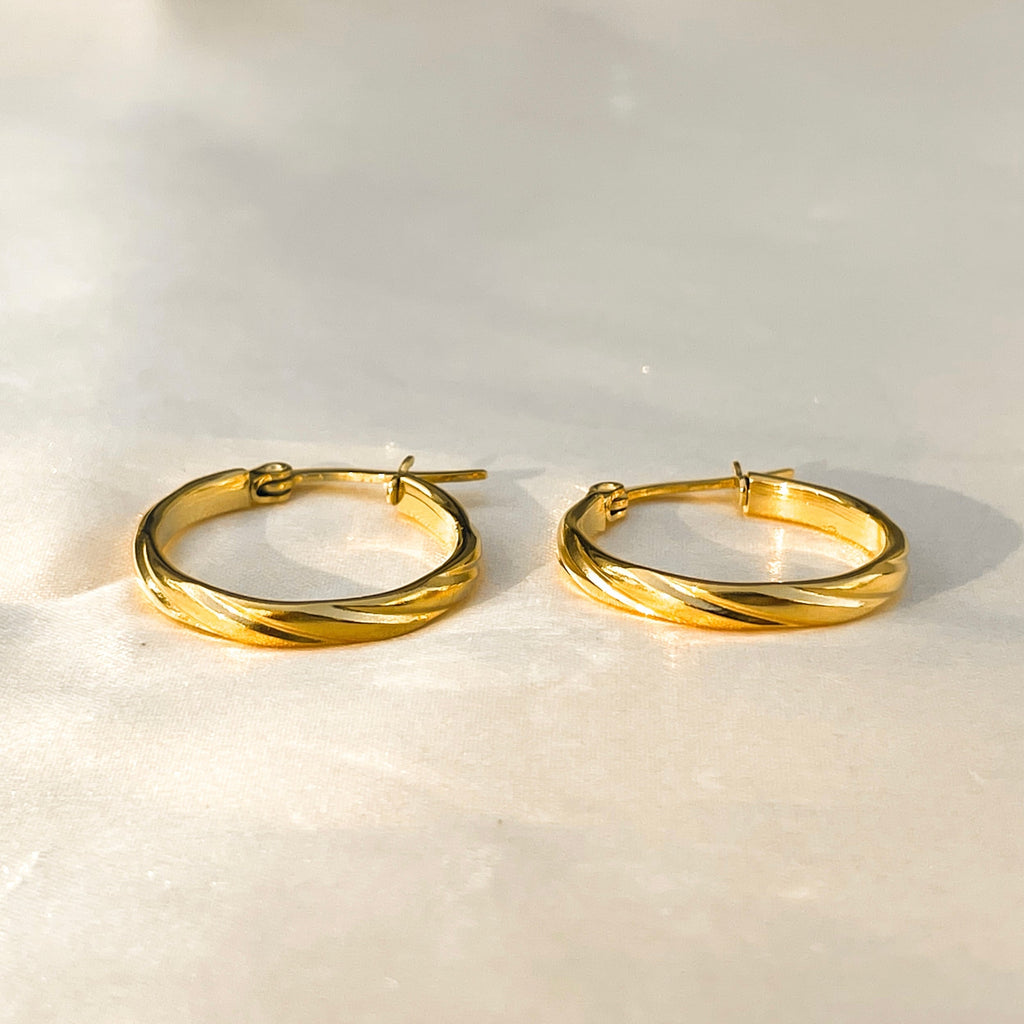 Gold thin hoop