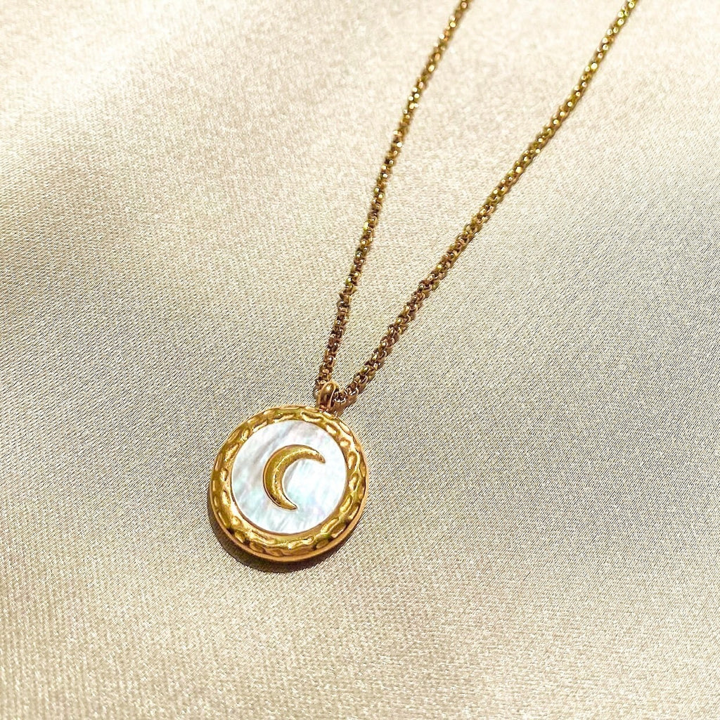 moon shell necklace